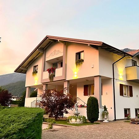 La Finestra Sul Giardino - B&B Cavedine Bagian luar foto