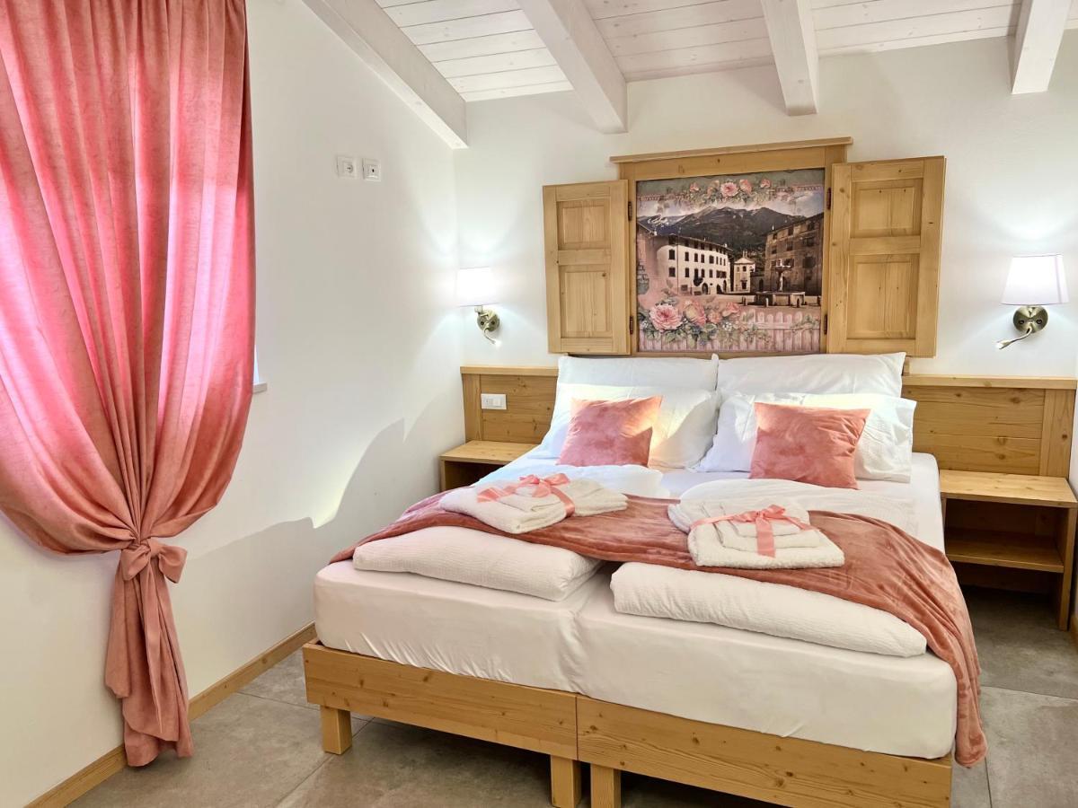 La Finestra Sul Giardino - B&B Cavedine Bagian luar foto