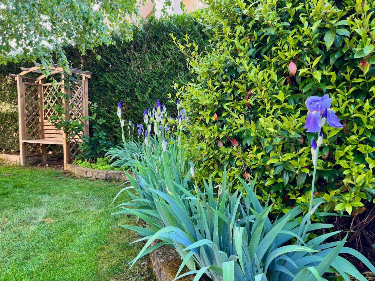 La Finestra Sul Giardino - B&B Cavedine Bagian luar foto