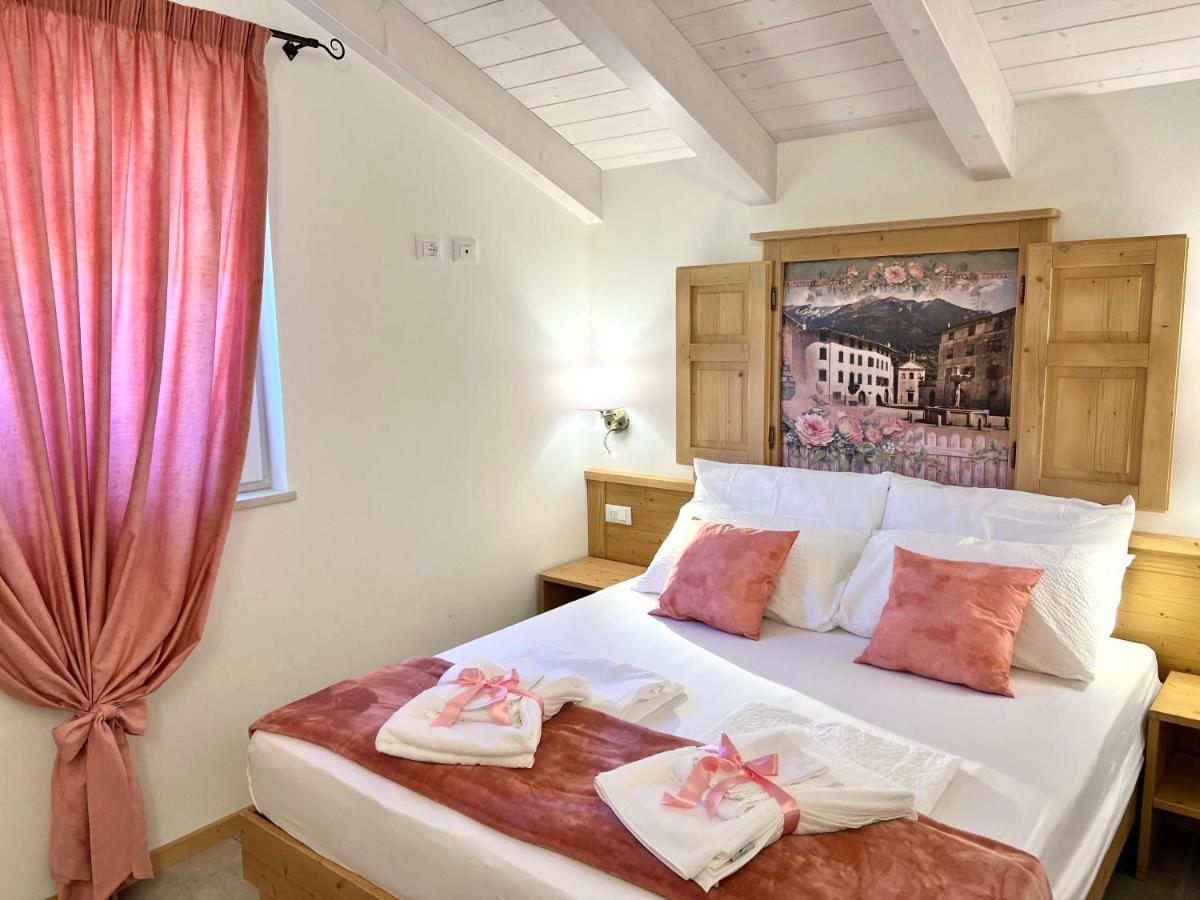 La Finestra Sul Giardino - B&B Cavedine Bagian luar foto