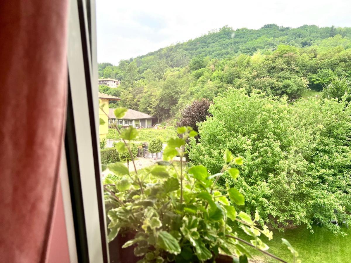 La Finestra Sul Giardino - B&B Cavedine Bagian luar foto